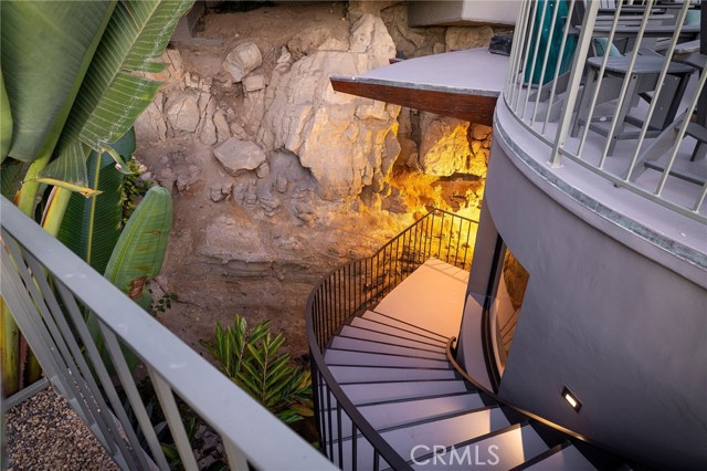 Detail Gallery Image 3 of 39 For 2901 Ocean Bld, Corona Del Mar,  CA 92625 - 4 Beds | 4/3 Baths