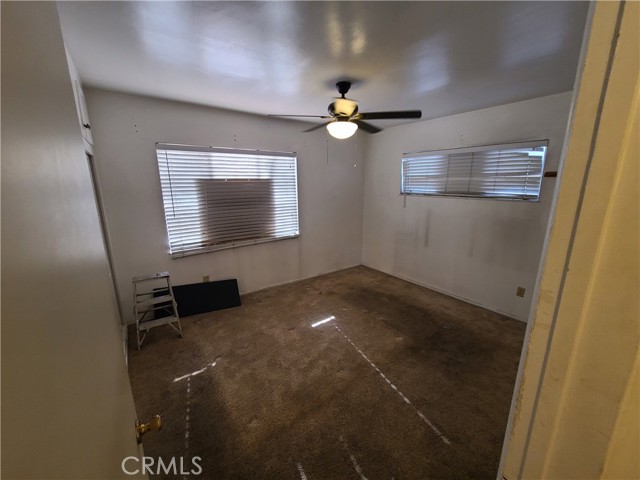 7938 Chantry Avenue, Fontana CA: https://media.crmls.org/medias/5625cdcb-134e-4788-a480-e036babf1797.jpg