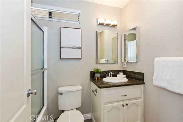 Detail Gallery Image 25 of 43 For 536 E Magnolia Bld #105,  Burbank,  CA 91501 - 3 Beds | 2/1 Baths