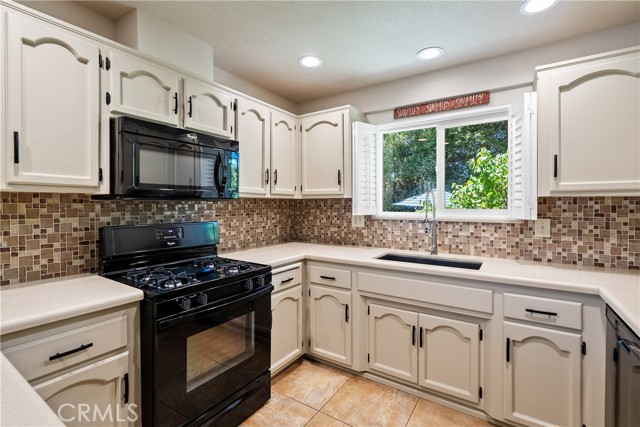415 Veronica Drive, Paso Robles CA: https://media.crmls.org/medias/5626d5e8-fde3-4628-825c-90c1bb522f69.jpg