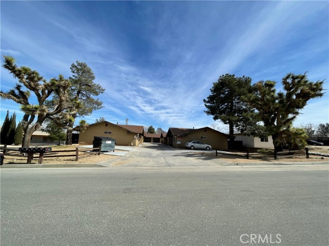 Detail Gallery Image 2 of 9 For 7467 Bannock Trl #3,  Yucca Valley,  CA 92284 - 2 Beds | 1 Baths