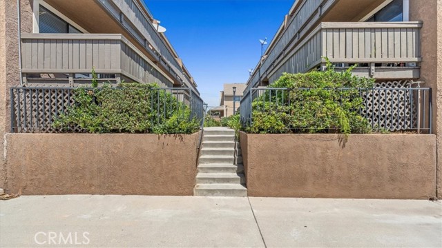 Detail Gallery Image 11 of 33 For 16414 Cornuta Ave #11,  Bellflower,  CA 90706 - 2 Beds | 2/1 Baths