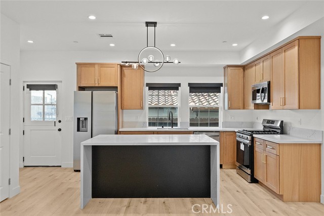 Detail Gallery Image 7 of 27 For 6747 Pickering #C,  Whittier,  CA 90601 - 3 Beds | 2/1 Baths