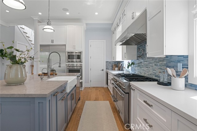 849 12th Court, Manhattan Beach, California 90266, 5 Bedrooms Bedrooms, ,5 BathroomsBathrooms,Residential,Sold,12th,SB22146383