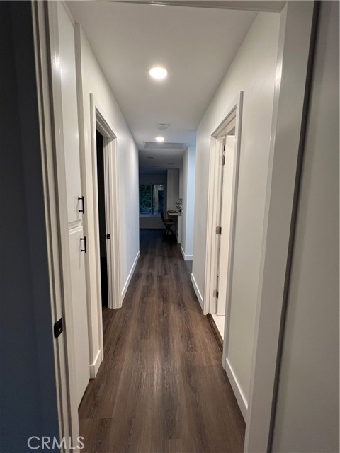 hall to bedrooms / bath on 2nd floor