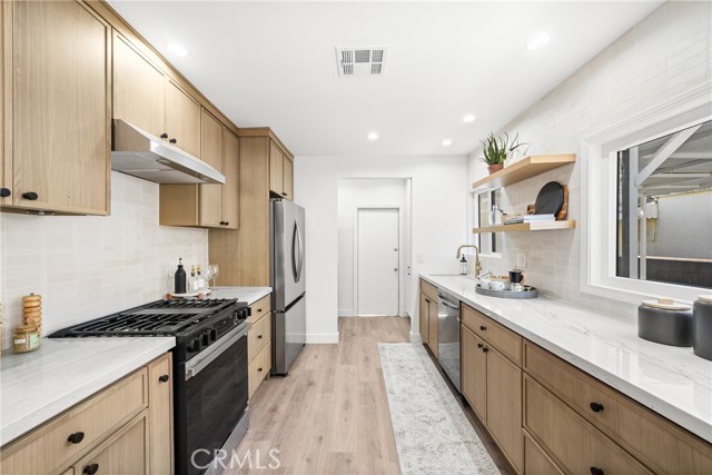 Detail Gallery Image 11 of 44 For 2306 Elmgrove, Los Angeles,  CA 90031 - 4 Beds | 3 Baths