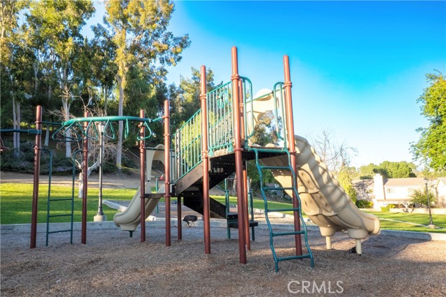 Detail Gallery Image 22 of 24 For 27626 Saffron Ln, Saugus,  CA 91350 - 3 Beds | 2 Baths