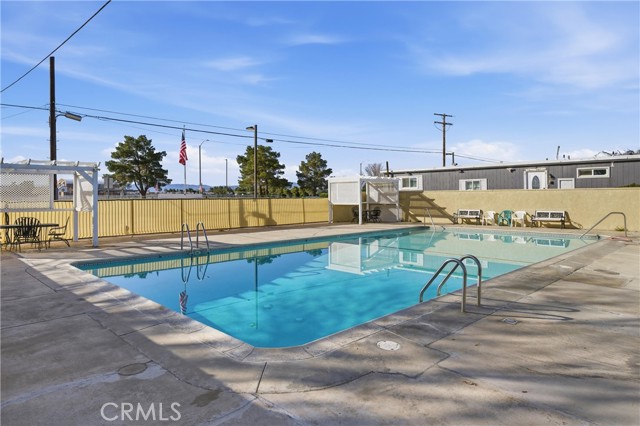 Detail Gallery Image 16 of 18 For 3157 E Avenue I #F11,  Lancaster,  CA 93535 - 3 Beds | 2 Baths