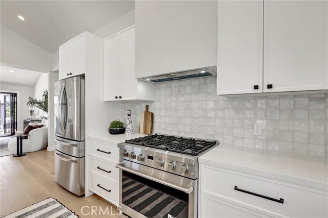 Detail Gallery Image 10 of 39 For 6451 Firebrand St, Los Angeles,  CA 90045 - 4 Beds | 3/1 Baths