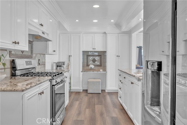 Detail Gallery Image 4 of 23 For 3220 Ostrom, Long Beach,  CA 90808 - 3 Beds | 2 Baths