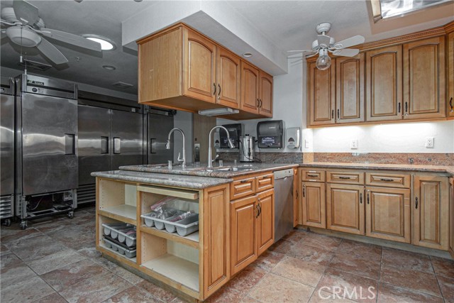 Detail Gallery Image 69 of 75 For 2275 25th St #101,  San Pedro,  CA 90732 - 2 Beds | 2 Baths