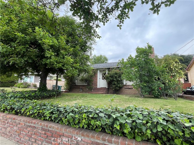 643 W Alegria Avenue, Sierra Madre CA: https://media.crmls.org/medias/562bcac1-6097-405e-b154-f3ca3b19a6d3.jpg