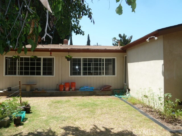 15411 Runnymede Street, Van Nuys CA: https://media.crmls.org/medias/562c2c3c-a733-480a-8e32-26235c2bc956.jpg