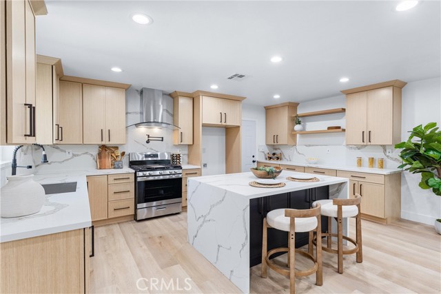 325 S Valley Street, Anaheim CA: https://media.crmls.org/medias/562c521c-cd42-4fc2-a5d0-d0aa1f3dd0ed.jpg