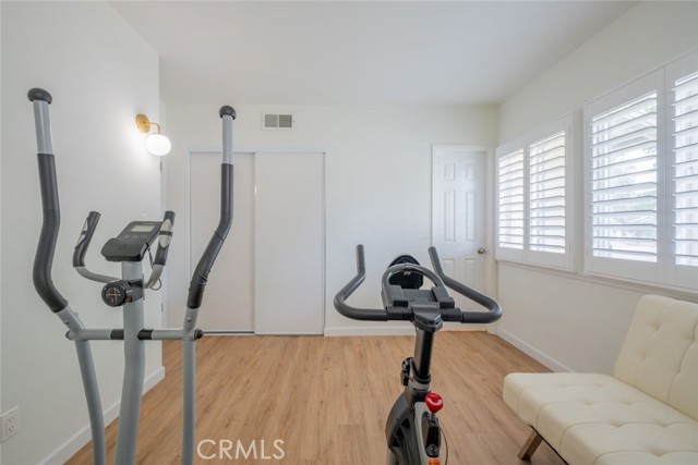 Detail Gallery Image 28 of 32 For 23100 Mulholland Dr, Woodland Hills,  CA 91364 - 4 Beds | 2 Baths