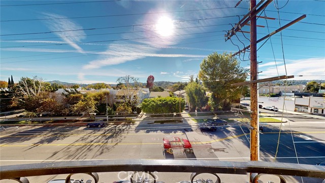 Detail Gallery Image 7 of 30 For 12407 Moorpark #301,  Studio City,  CA 91604 - 2 Beds | 2/1 Baths