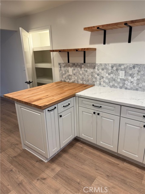 20272 Deervale Lane, Huntington Beach CA: https://media.crmls.org/medias/562f3e99-2db3-4e1d-b973-32609fa01b43.jpg