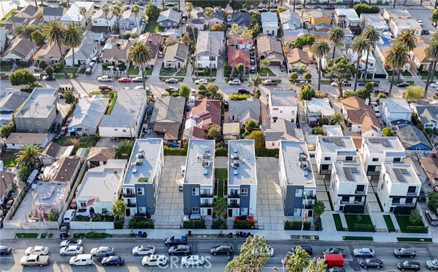 2725 S La Brea Avenue, Los Angeles CA: https://media.crmls.org/medias/562f9cc2-0d4d-4e49-964a-fc2bb5412f33.jpg