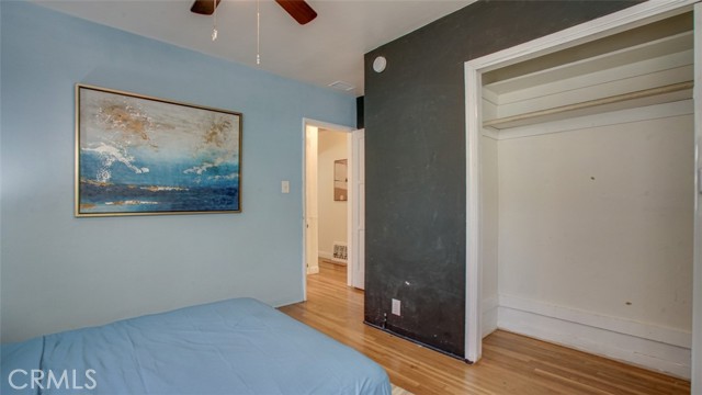 525 N Mariposa Street, Burbank CA: https://media.crmls.org/medias/562fbc42-1c37-40c8-99d0-d4c467fe6461.jpg