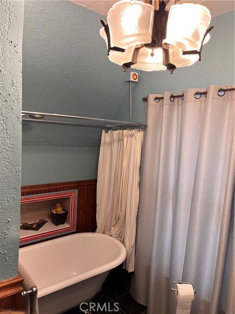 Detail Gallery Image 9 of 10 For 1528 E Appleton St, Long Beach,  CA 90802 - 2 Beds | 2 Baths