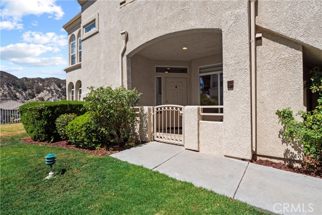 25518 Hemingway Avenue, Stevenson Ranch CA: https://media.crmls.org/medias/56300730-c3ef-4531-8316-b98e250f7a55.jpg