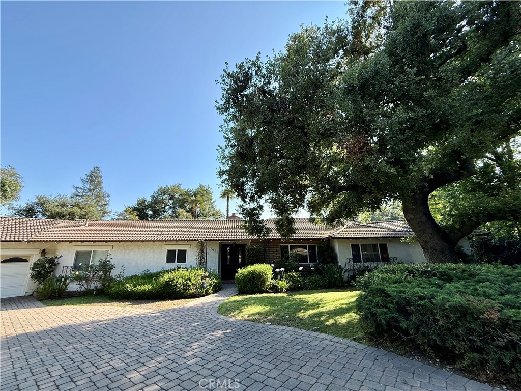 1411 Green Oaks Drive