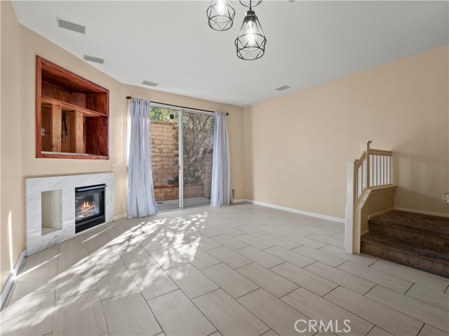 Detail Gallery Image 4 of 20 For 27024 Wolf Creek Trl #22,  Valencia,  CA 91354 - 2 Beds | 2 Baths