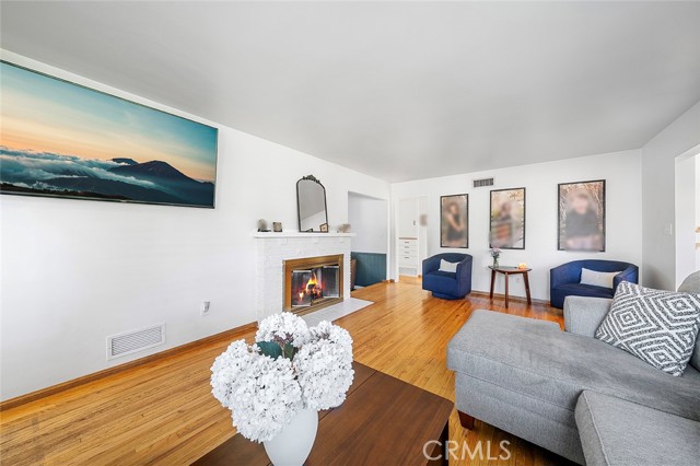 Detail Gallery Image 10 of 56 For 726 E Sierra Madre Ave, Glendora,  CA 91741 - 5 Beds | 2/1 Baths