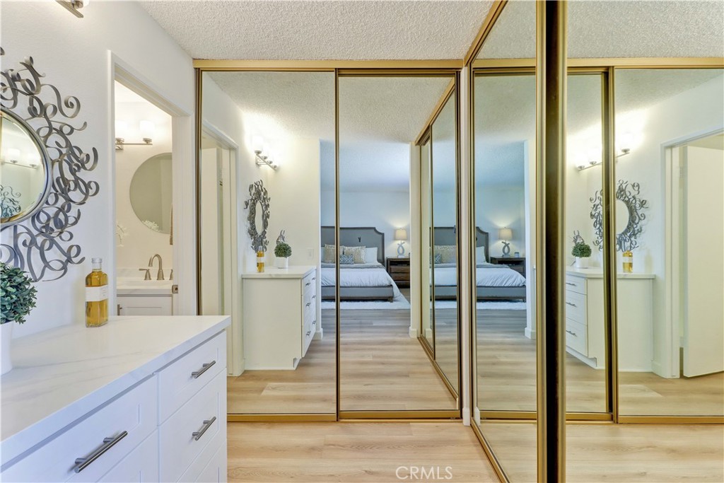 https://media.crmls.org/medias/5630e765-9b6c-4ff2-bef4-f0d5aa403dab.jpg?preset=X-Large