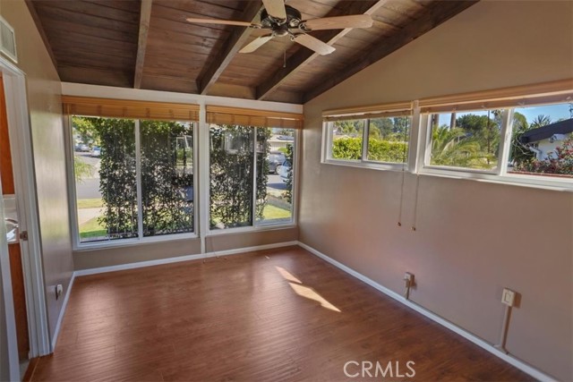 Detail Gallery Image 10 of 18 For 8347 Delco Ave, Winnetka,  CA 91306 - 3 Beds | 2 Baths