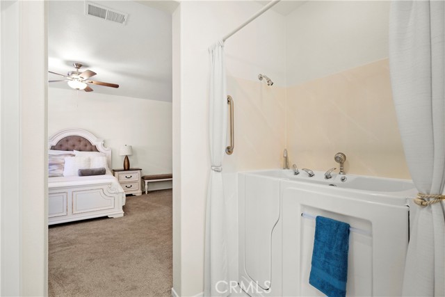 Detail Gallery Image 13 of 46 For 212 Hoch Way, Hemet,  CA 92545 - 2 Beds | 2 Baths