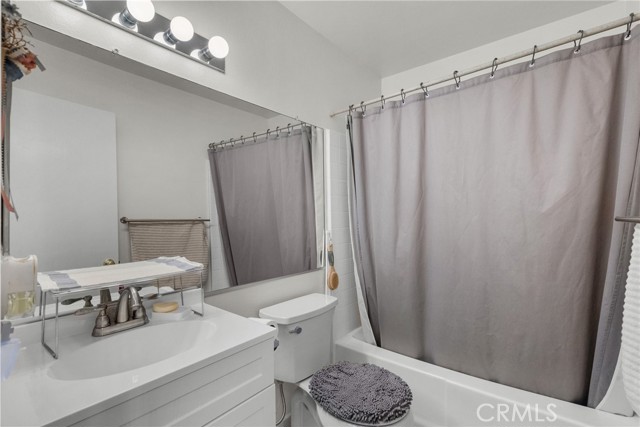 Detail Gallery Image 12 of 22 For 1836 E Avenue J2 #5,  Lancaster,  CA 93535 - 3 Beds | 3 Baths