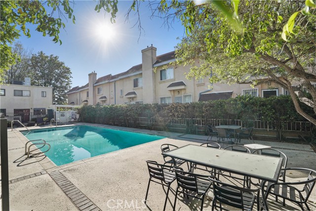 Detail Gallery Image 23 of 27 For 15045 Nordhoff St #112,  North Hills,  CA 91343 - 2 Beds | 3 Baths