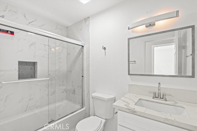 2 Brookstone, Irvine CA: https://media.crmls.org/medias/563329ef-dde0-441c-a718-7fdf26cc6217.jpg