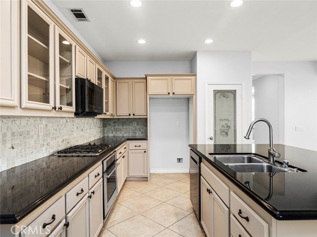 28911 Mirada Circulo, Valencia CA: https://media.crmls.org/medias/563377ad-dcdb-4bc4-8539-dff46cc7e317.jpg