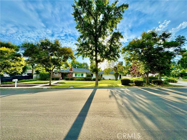 Detail Gallery Image 2 of 35 For 1795 N 1st Ave, Upland,  CA 91784 - 4 Beds | 3 Baths