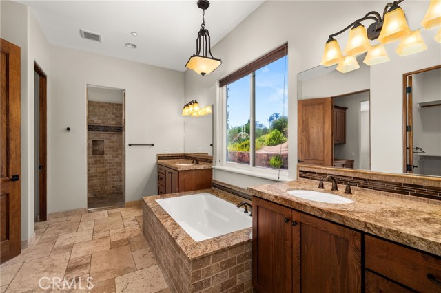 3012 Ridge Creek Drive, Fallbrook CA: https://media.crmls.org/medias/5633f941-1a0b-4db2-bf40-3b8f6a762bca.jpg