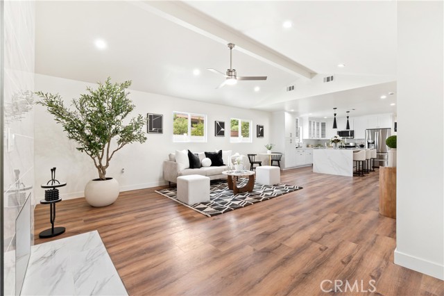 215 E Sierra Madre Avenue, Azusa CA: https://media.crmls.org/medias/5633fcaf-de11-4950-ba2d-b7c555b0383a.jpg