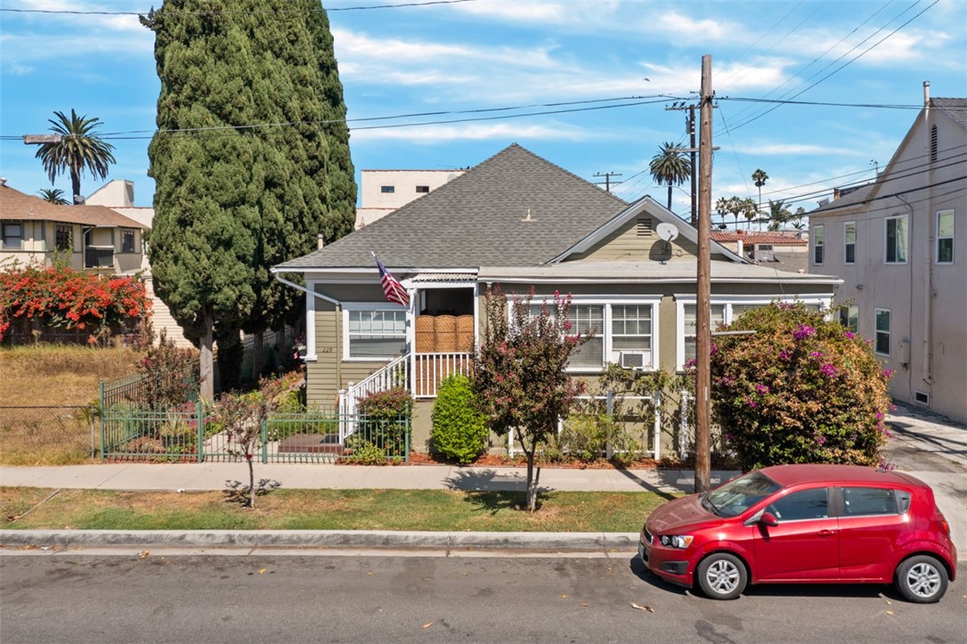 229 8th Street, Long Beach, California 90813, ,Multi-Family,For Sale,8th,DW24192458