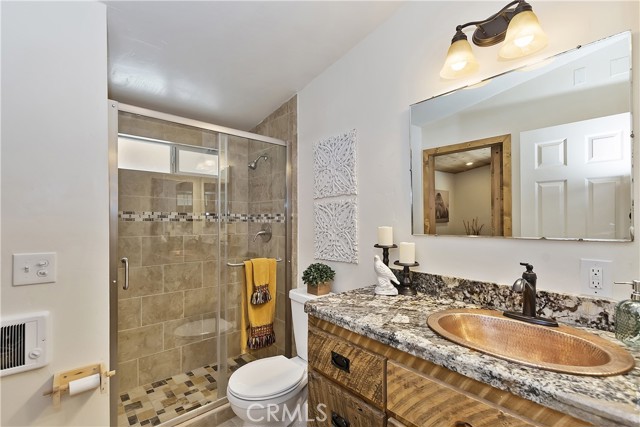 Detail Gallery Image 24 of 49 For 39234 N Shore Dr, Fawnskin,  CA 92333 - 2 Beds | 1/1 Baths