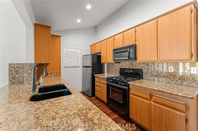 Detail Gallery Image 10 of 39 For 12310 Kellogg Ave, Chino,  CA 91710 - 4 Beds | 2 Baths
