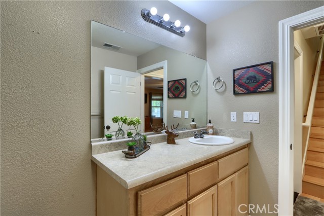 4986 7th Street, Mariposa CA: https://media.crmls.org/medias/563573b2-9cf7-4c5b-8412-513d4576f98e.jpg
