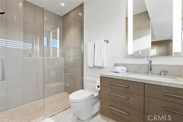 Detail Gallery Image 19 of 27 For 2108 E Oceanfront, Newport Beach,  CA 92661 - 5 Beds | 5/1 Baths