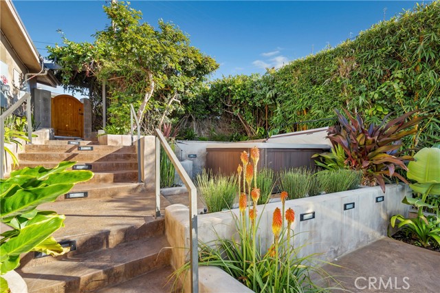 Detail Gallery Image 35 of 42 For 206 Grandview St, Laguna Beach,  CA 92651 - 3 Beds | 3 Baths