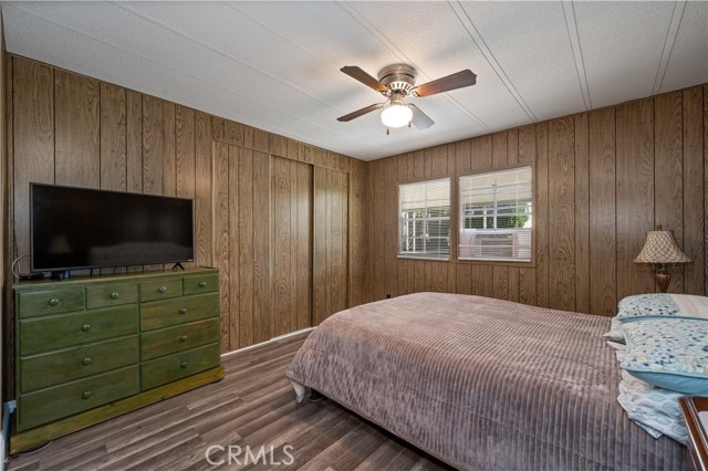 19817 Grand Avenue, Lake Elsinore CA: https://media.crmls.org/medias/56361557-16a9-42d4-8c2d-19a31a10dd22.jpg