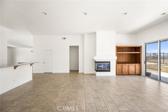 Detail Gallery Image 10 of 39 For 13758 Palomino Creek Dr, Corona,  CA 92883 - 4 Beds | 2 Baths