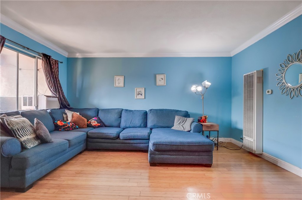 https://media.crmls.org/medias/56365dbe-5745-4f82-9c5e-0af9a05609f5.jpg?preset=X-Large
