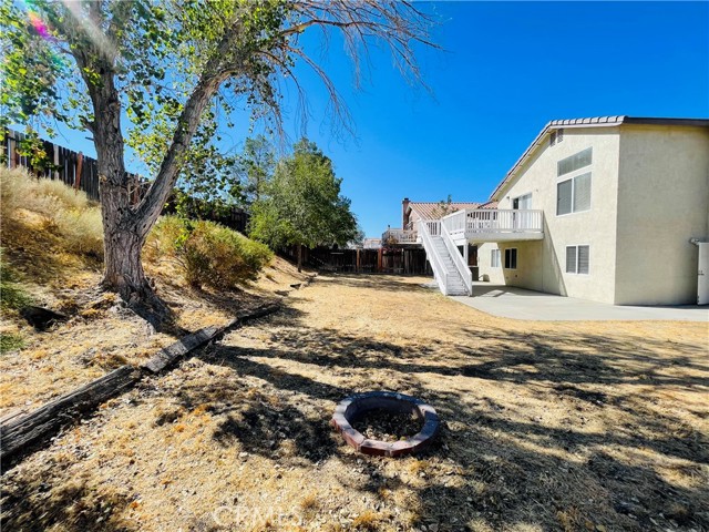 Detail Gallery Image 19 of 26 For 1942 Ivory Ave, Palmdale,  CA 93550 - 4 Beds | 2/1 Baths