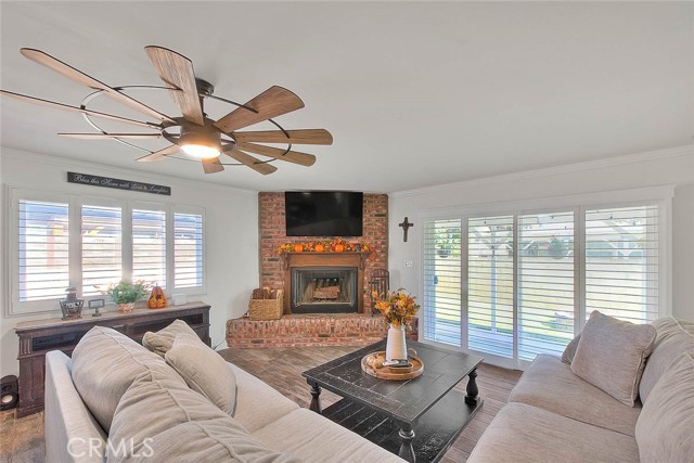Detail Gallery Image 29 of 67 For 5026 Hersholt, Lakewood,  CA 90712 - 5 Beds | 2 Baths