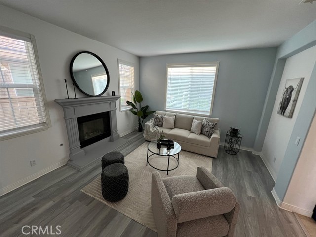 Detail Gallery Image 4 of 18 For 21 Plaza Modena, Lake Elsinore,  CA 92532 - 4 Beds | 3/1 Baths